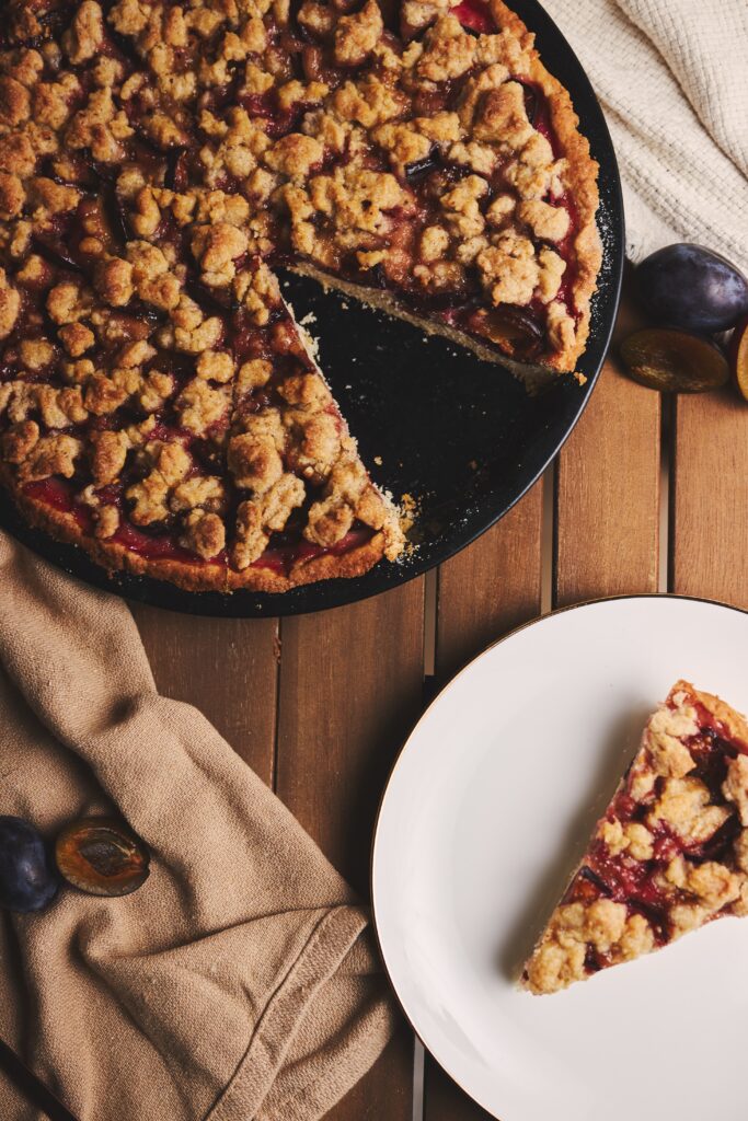 delicious plum pie with chemex coffee ingredients with fabric wooden table with fabric - Κατερίνα Μπακαλάκη